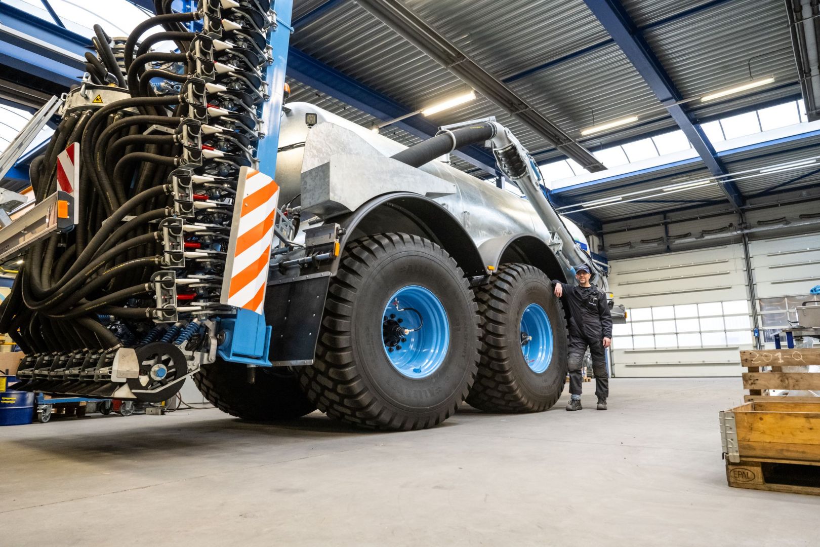 DUPORT — duport_tank_tandem_bigfoot_4.jpg
